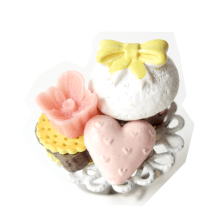 april2010-cupcakes2top